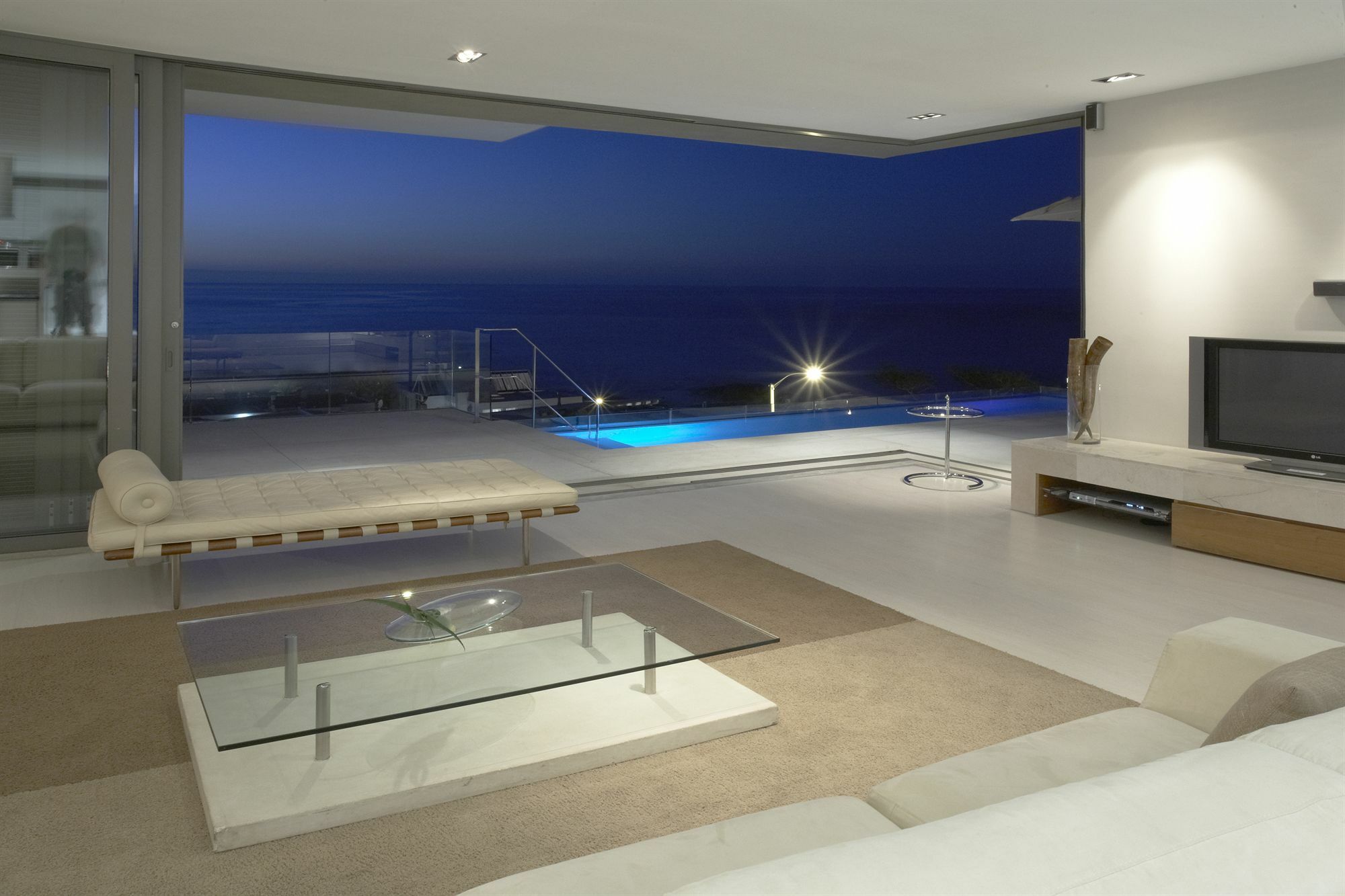 Blue Views Penthouse Beachfront Apartment With Pool * Cape Town